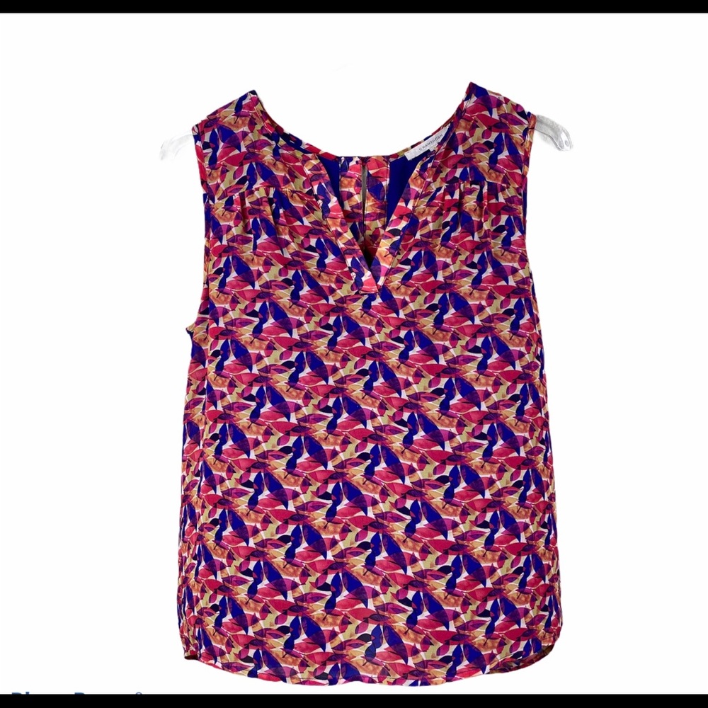 41 Hawthorne Leaf Print Sleeveless V-Neck Top